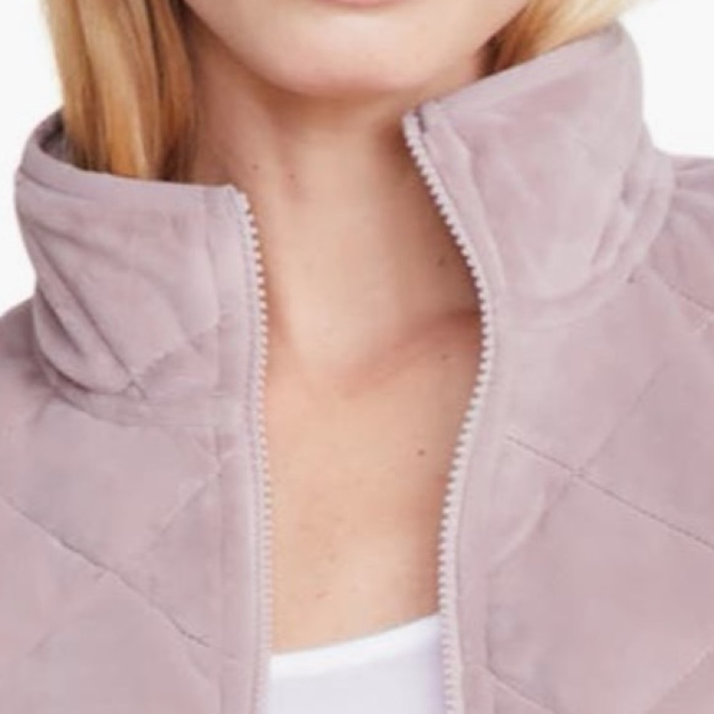 NEW Barefoot Dreams LuxeChic Quilted Velvour Jacket in Deep Taupe - Picture 5 of 10